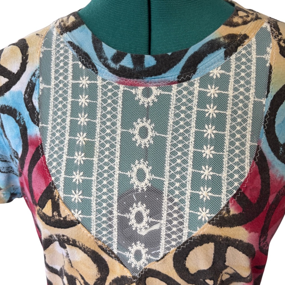 Upcycled by Me: Multicolor Boho Hippie Peace Sign Women’s T Lace Detail small XS - Picture 3 of 7